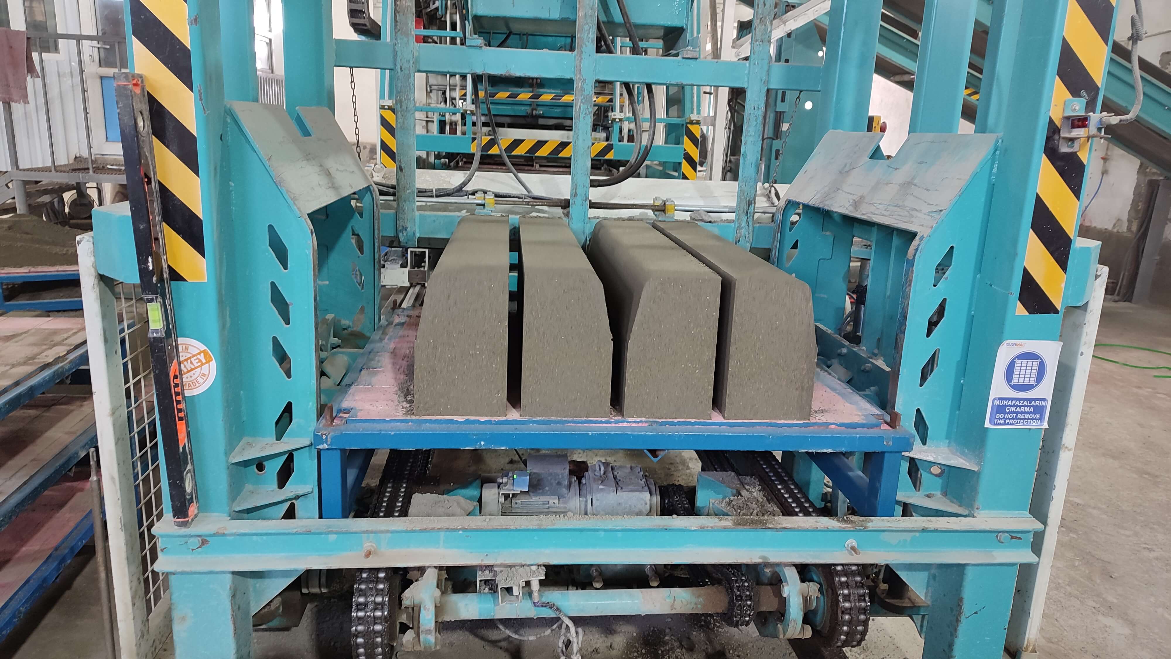 В Мангистау поддержан проект на производство железобетонных и бетонных изделий