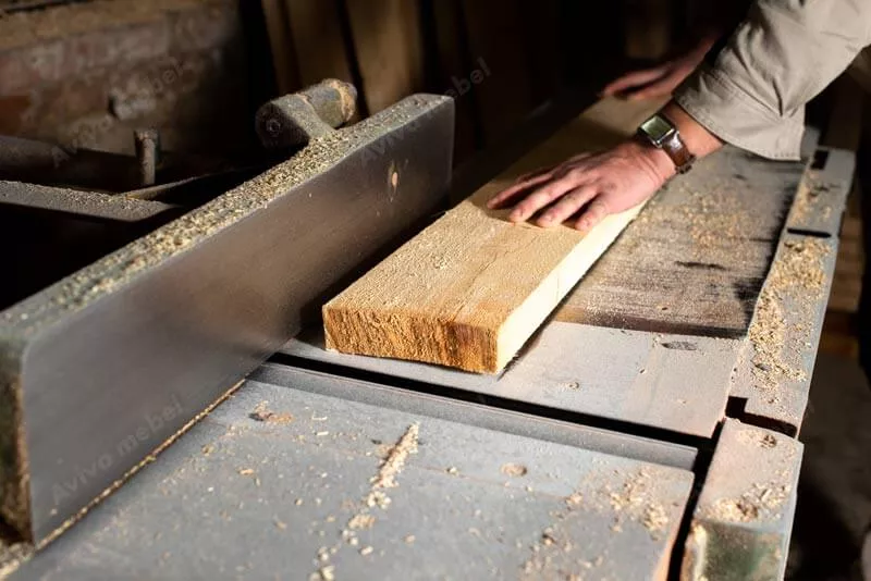 Идея мен қолдаудан жасалған жиһаз