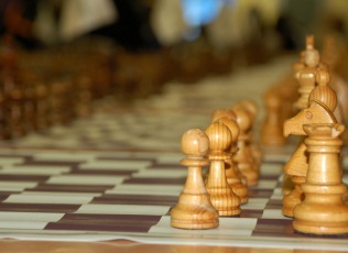 В Астане пройдет сеанс одновременной игры казахстанской шахматистки - Динары Садуакасовой и представителей Фонда "Даму", акимата столицы, банков, предпринимателей и жителей города