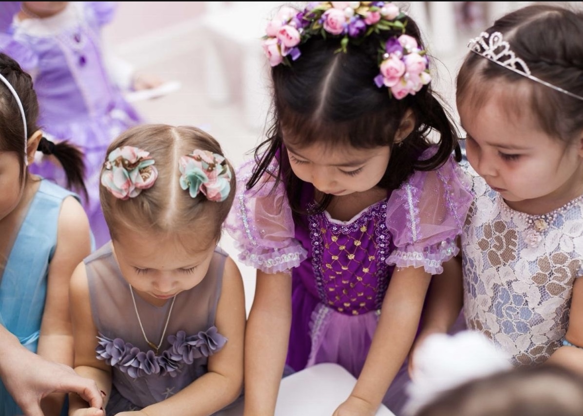 Академия Маленьких Принцесс – это концептуальный детский сад для девочек, с эстетическим уклоном